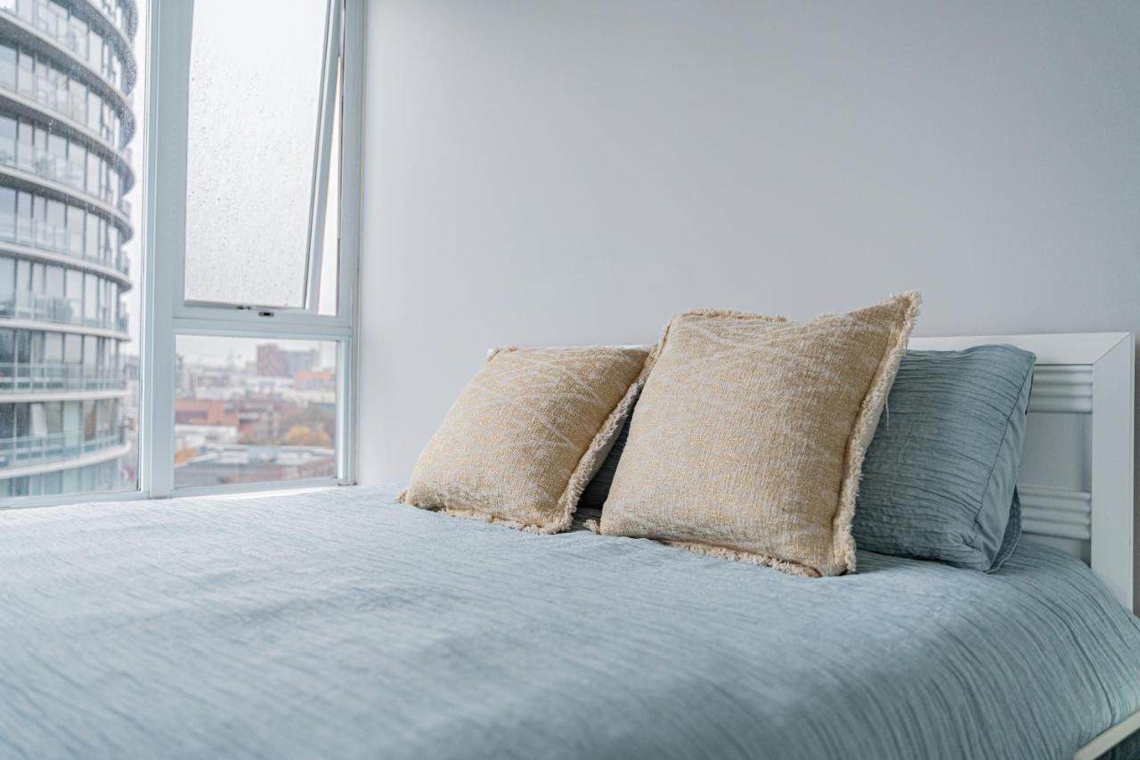 Amazing Views ! Leather Furniture ! Cozy Condo! แวนคูเวอร์ ภายนอก รูปภาพ
