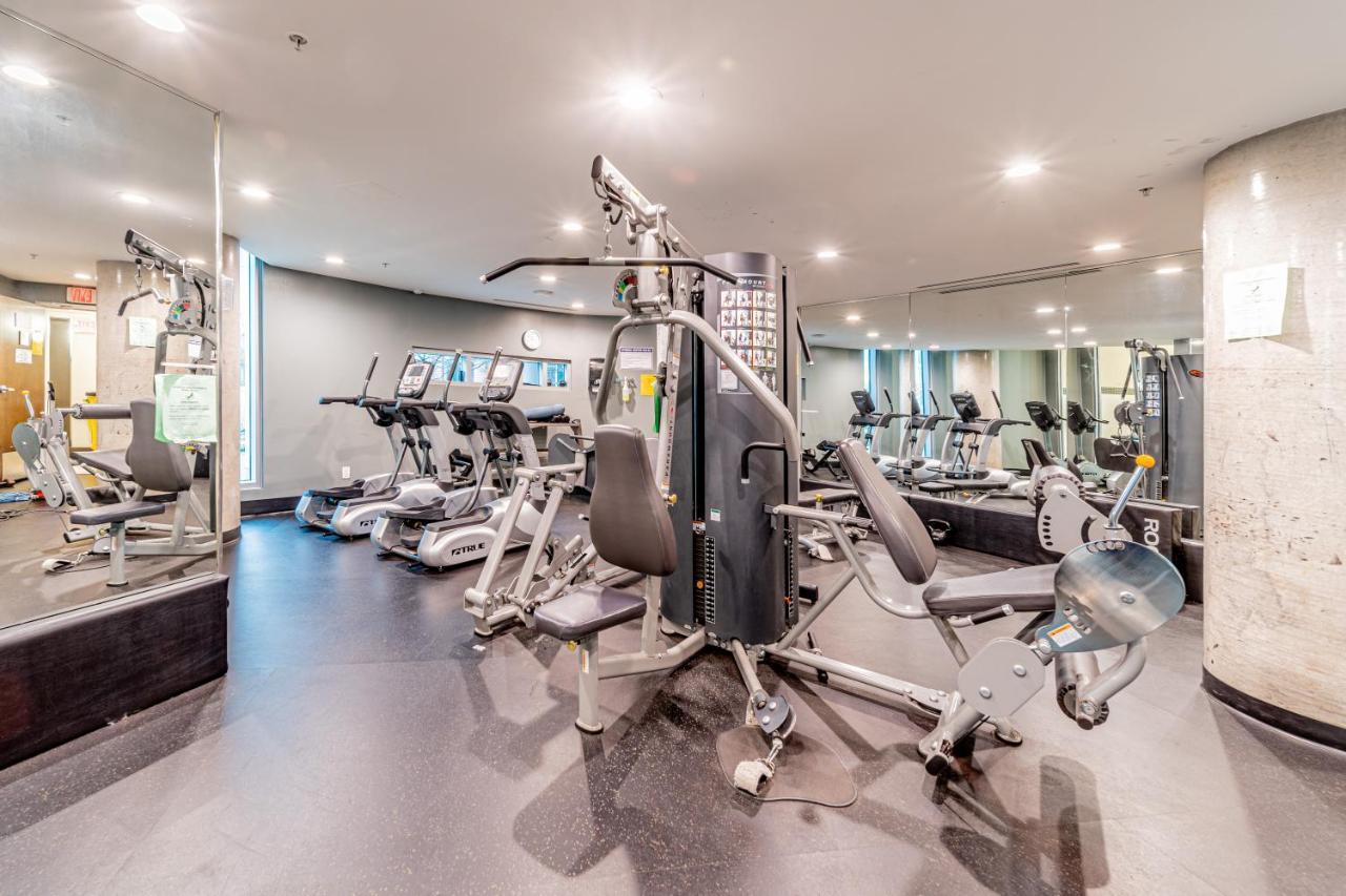 Amazing Views ! Leather Furniture ! Cozy Condo! แวนคูเวอร์ ภายนอก รูปภาพ