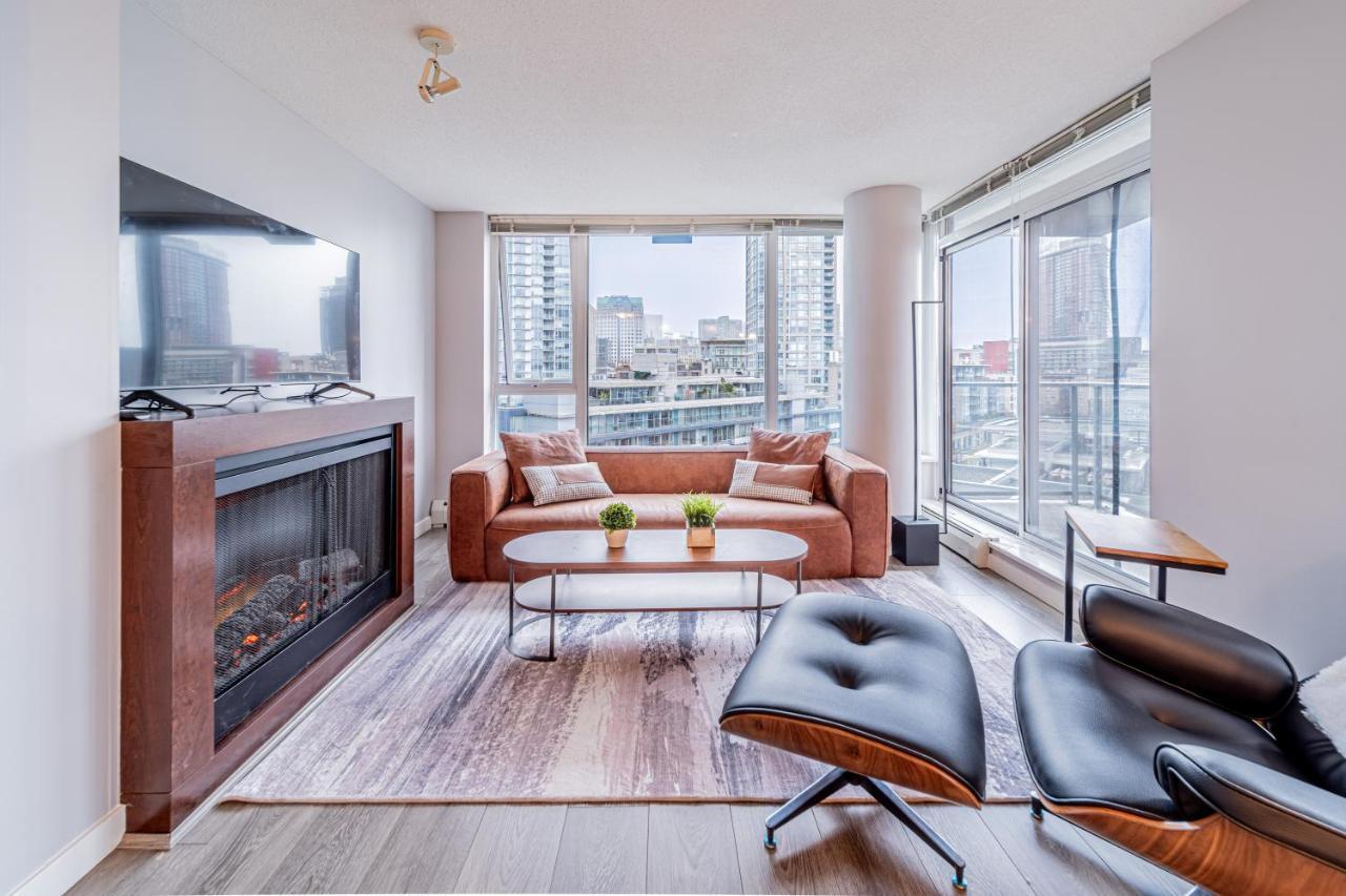 Amazing Views ! Leather Furniture ! Cozy Condo! แวนคูเวอร์ ภายนอก รูปภาพ